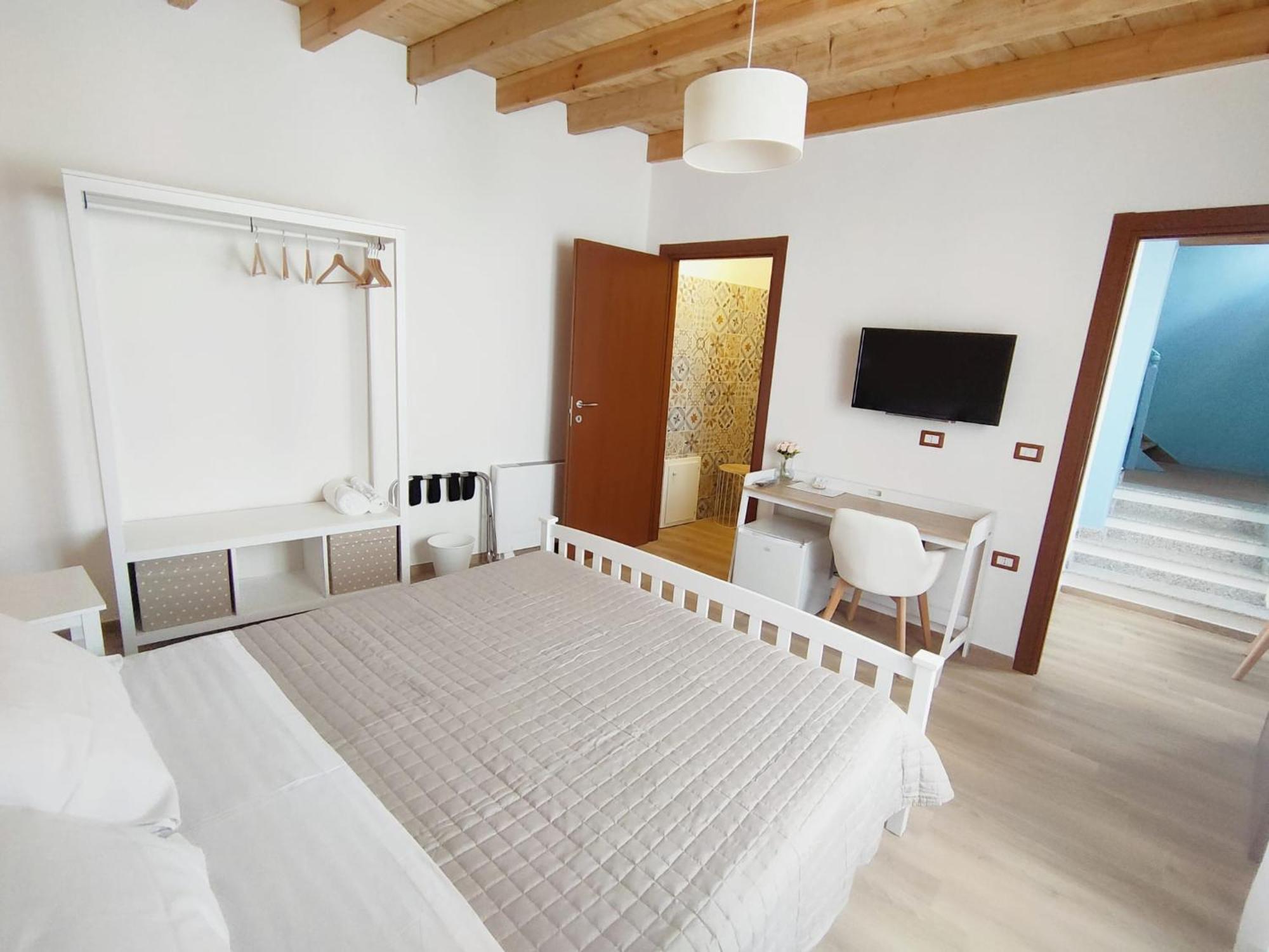 Donna Raffaela Bed & Breakfast Tertenia Exterior photo